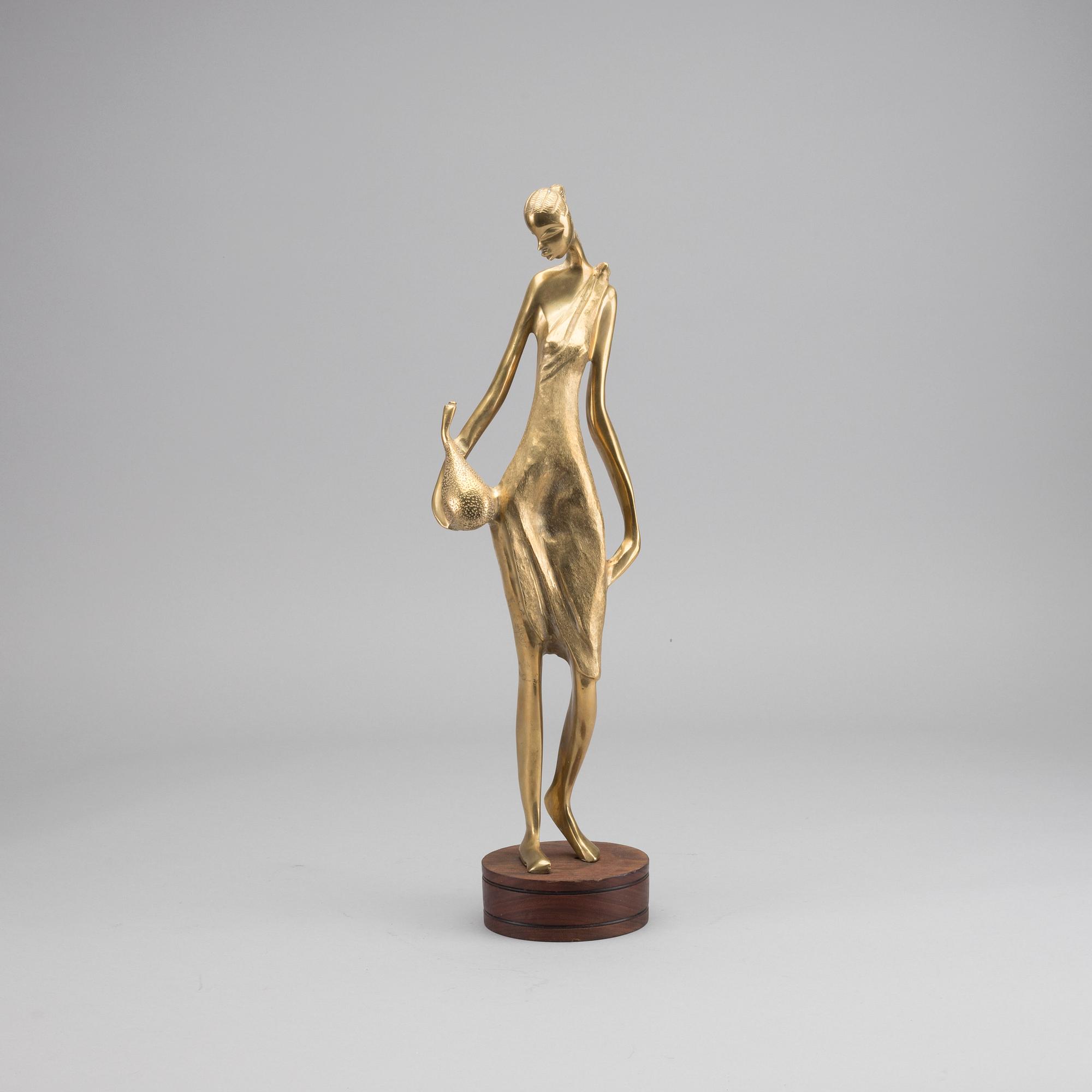 DEKORATIV SKULPTUR, mässing. 1900-talets andra hälft.