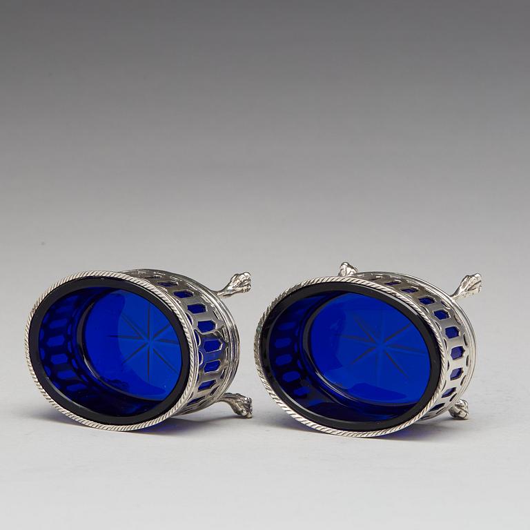 Mikael Nyberg, saltkar, ett par, silver och blått glas, Stockholm 1794. Gustavianska.