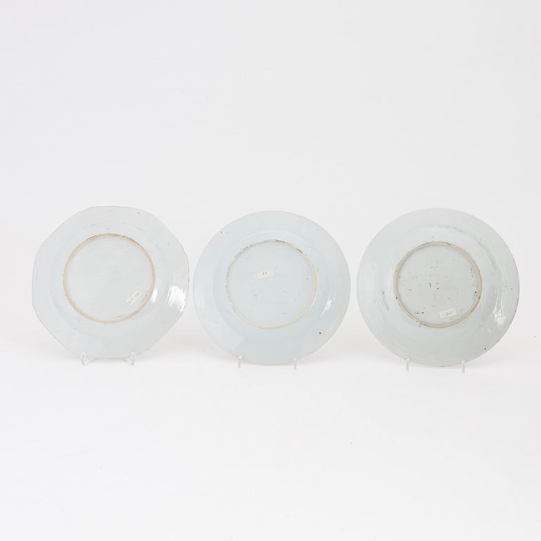 Tallrikar, 5 stycken, kompaniporslin. Qingdynastin, Qianlong (1736-95).