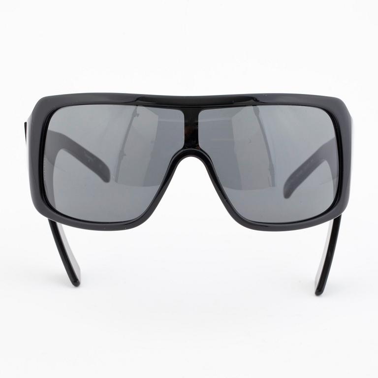 CHANEL, a pair of sunglasses, limited edition from 2009.