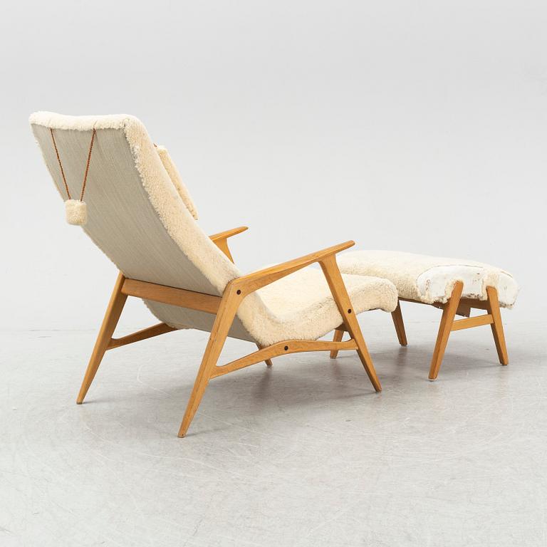 A 'Siesta' lounge chair and foot stool from JIO-möbler, 1960's.
