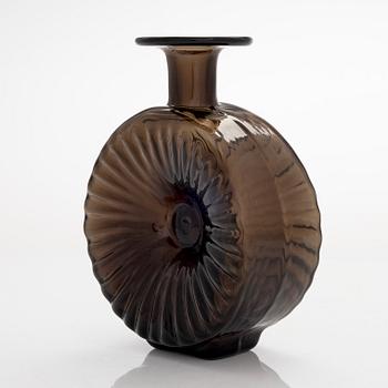 Helena Tynell, a 'Sun Bottle' for Riihimäen Lasi Oy. In production 1964-1974.