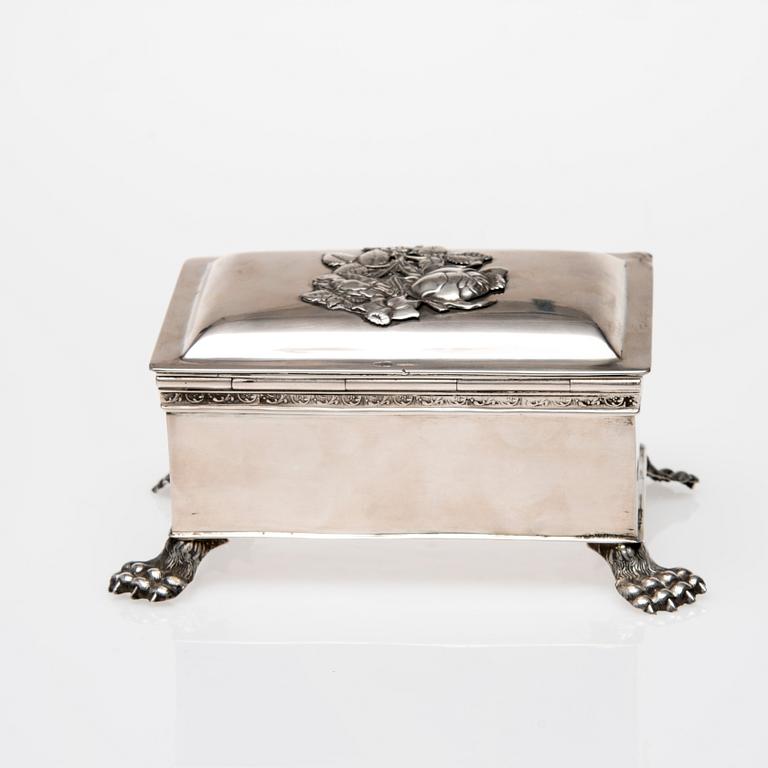 SKRIN, silver, Breslau, 1800-talets första hälft. Vikt 391,8 g.