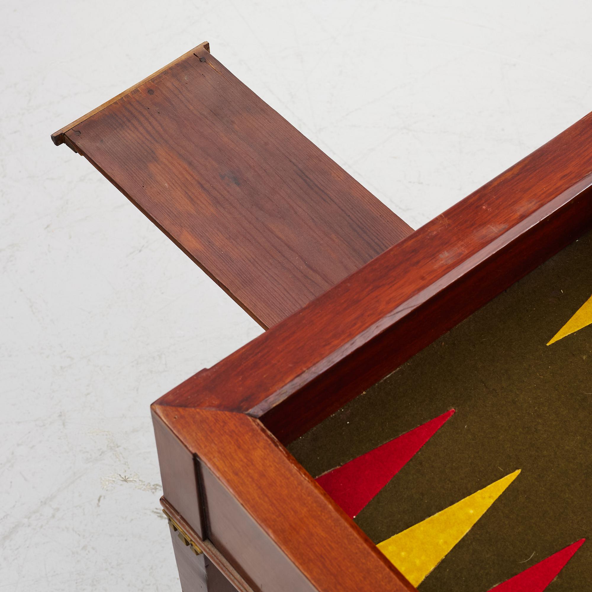 Spelbord, sengustavianskt, omkring år 1800.