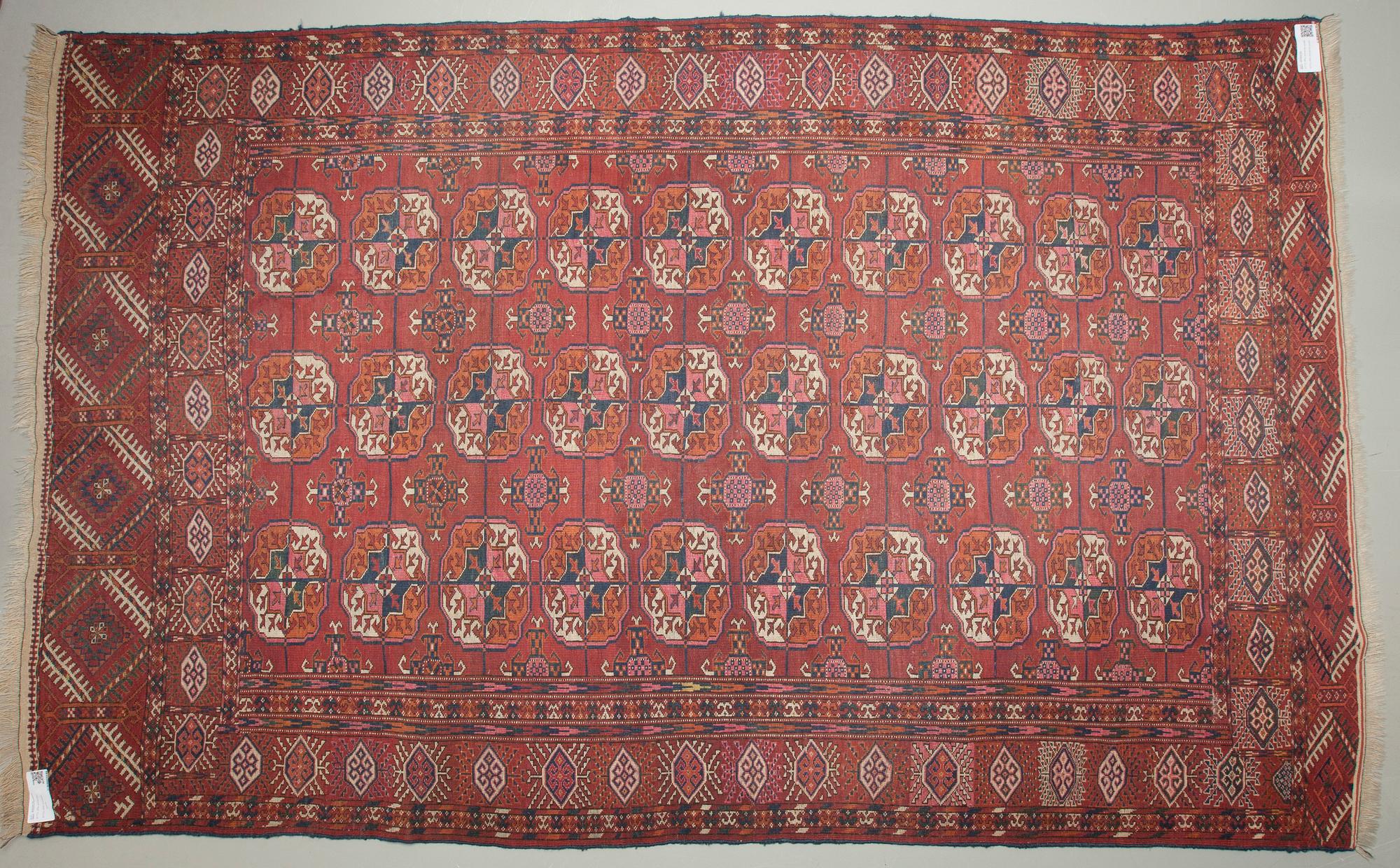 MATTA, Turkmen, ca 230x143 cm.