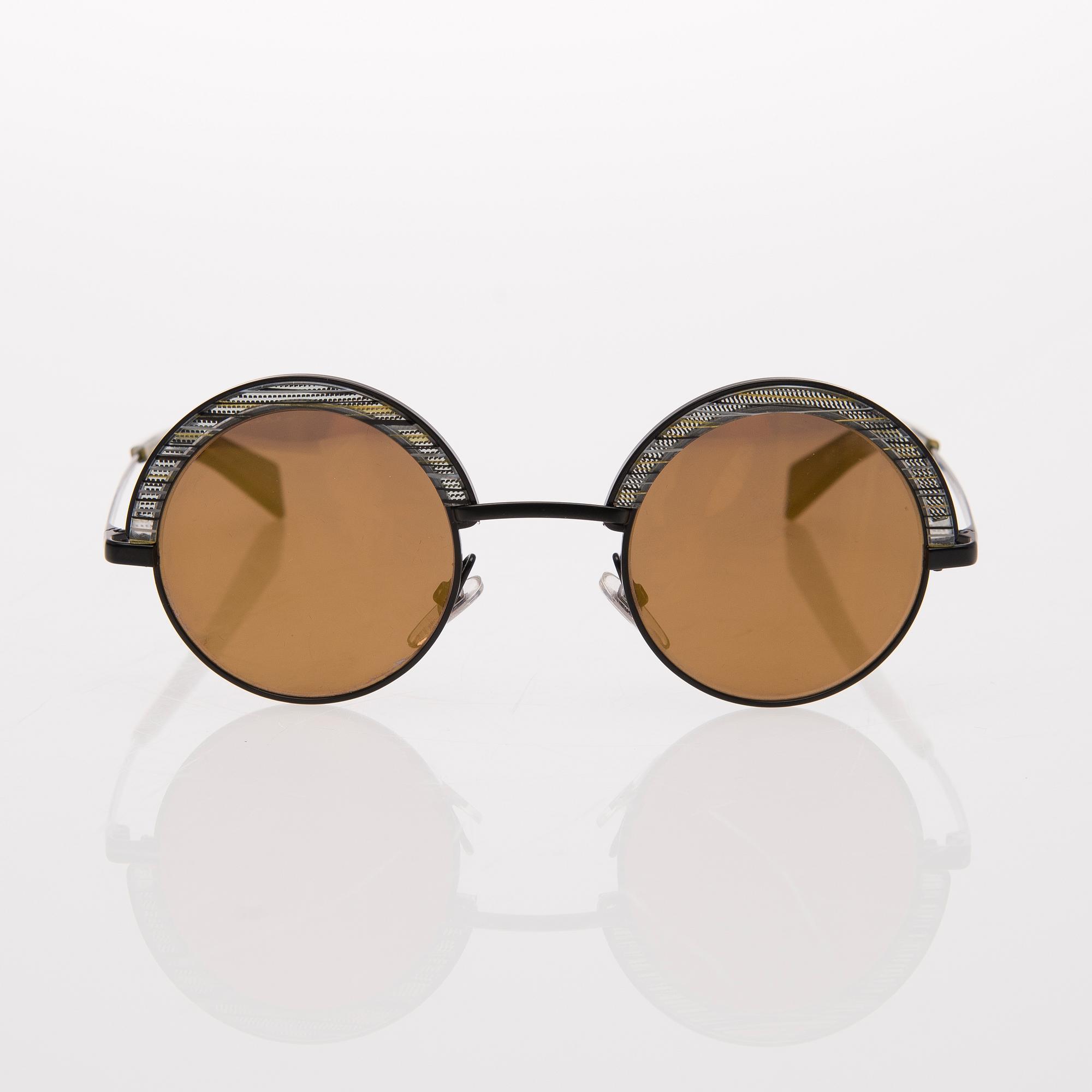 Alain Mikli 631 sunglasses in silver & black Alain Mikli 631 sunglasses. - Bukowskis main image 4