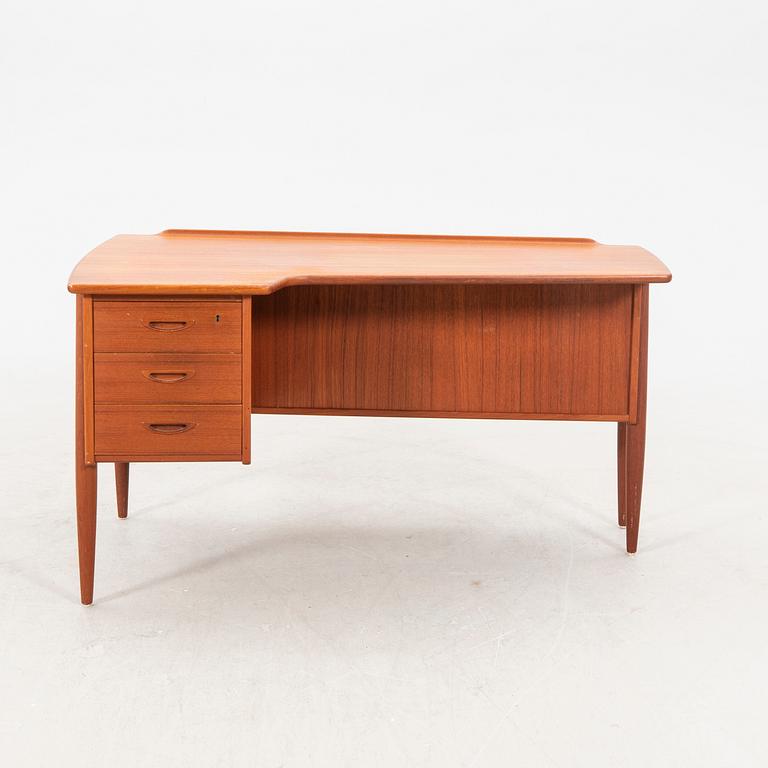 A 1950/560s teak desk from Lelångs mböelfabrik.