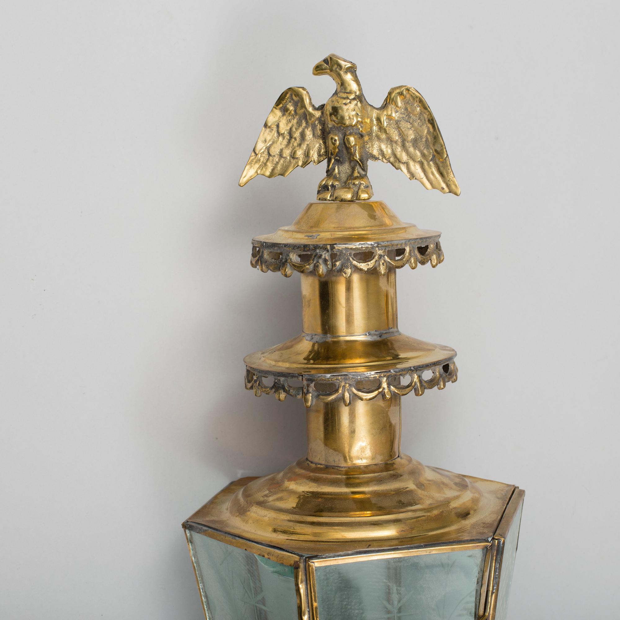 A pair of brass coach carriage lamps, around the turn of the century 1900.