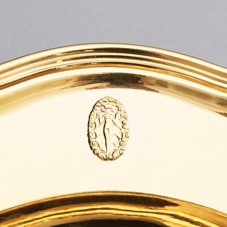 A set of five Austrian gilded silver plates, mark of Josef Carl Klinkosch, Vienna 1886-1922.