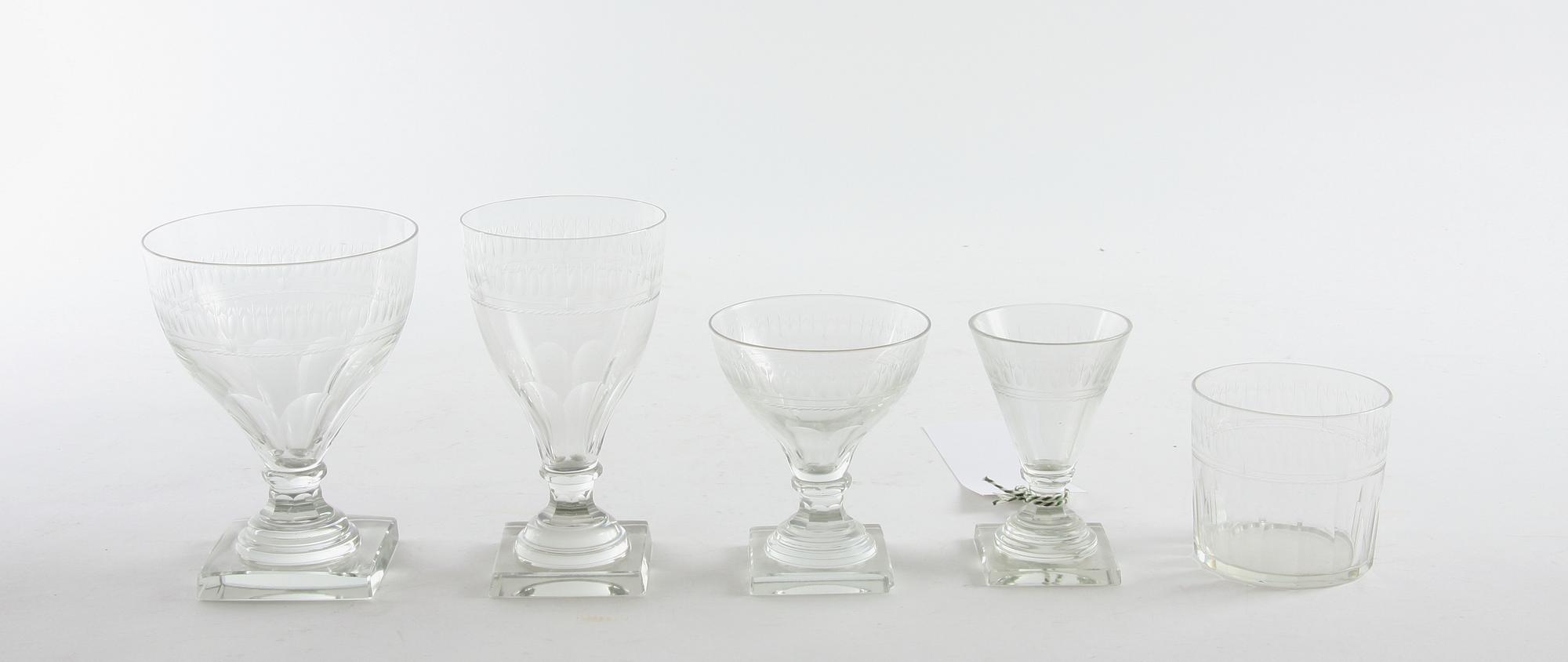 GLASSERVIS, ca 80 delar.