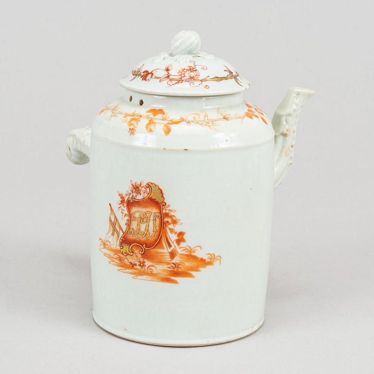Nine orange and white export porcelain service, Qing dynasty, 18th-19th century.