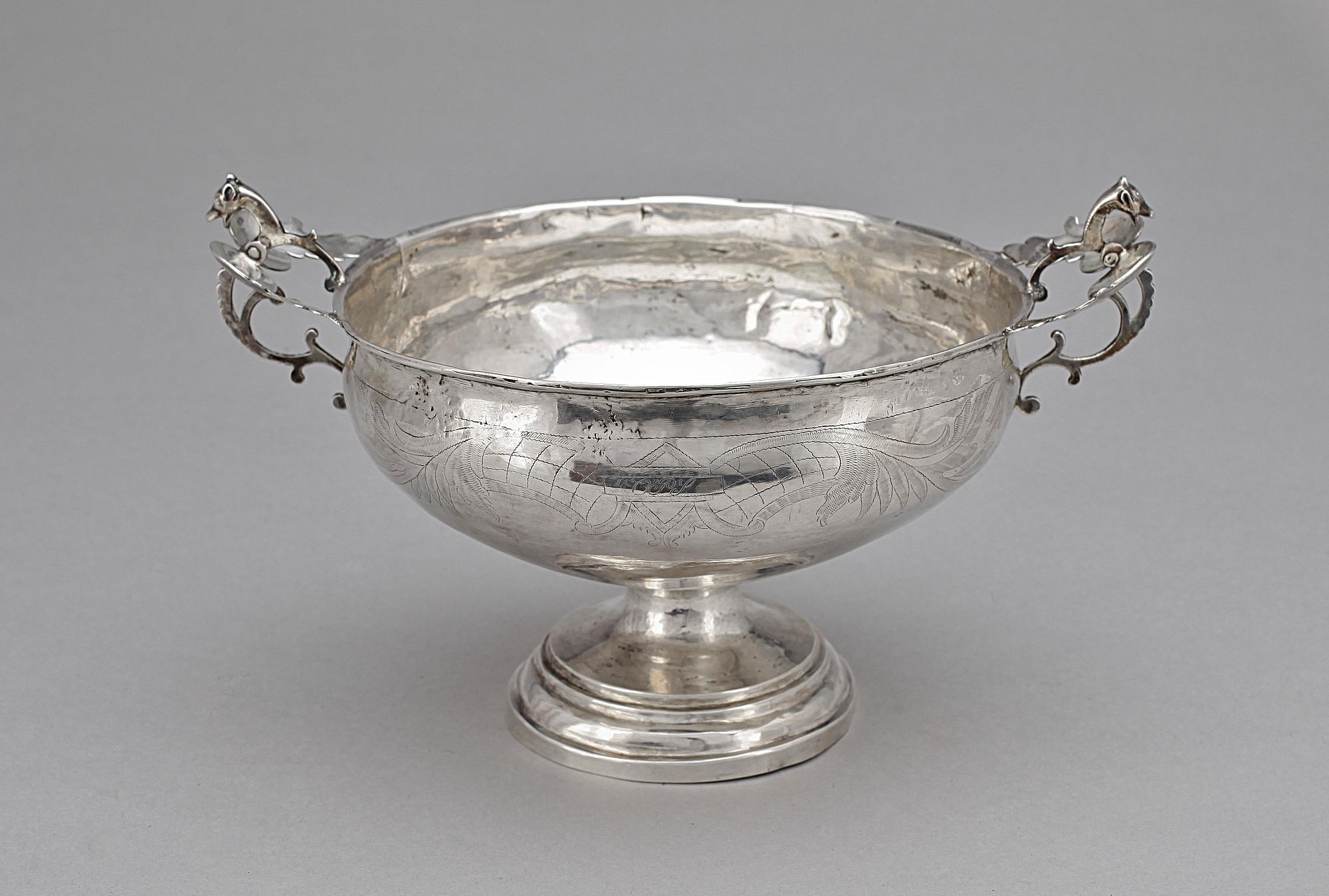 SUPSKÅL, silver,  Lars Löfgren, Huddiksvall, verksam 1797-1853. Tot vikt ca 192g.