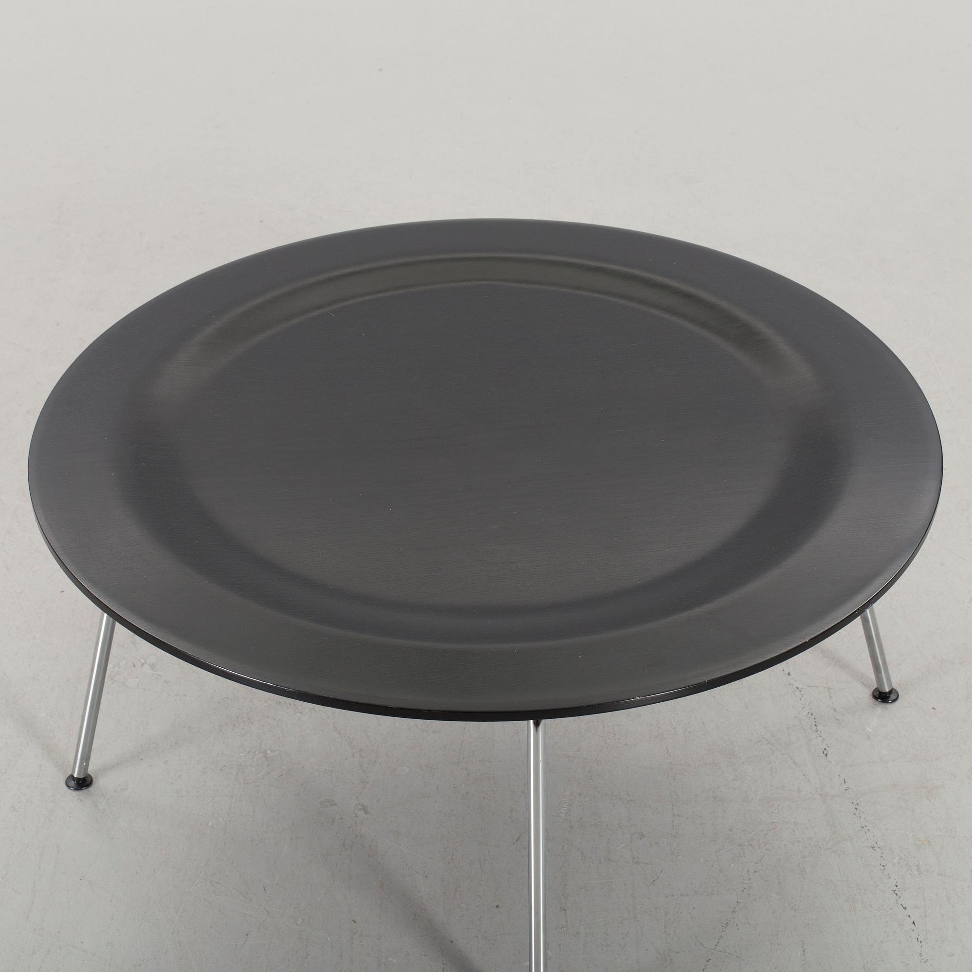 CHARLES & RAY EAMES. Soffbord.  Plywood group CTM.