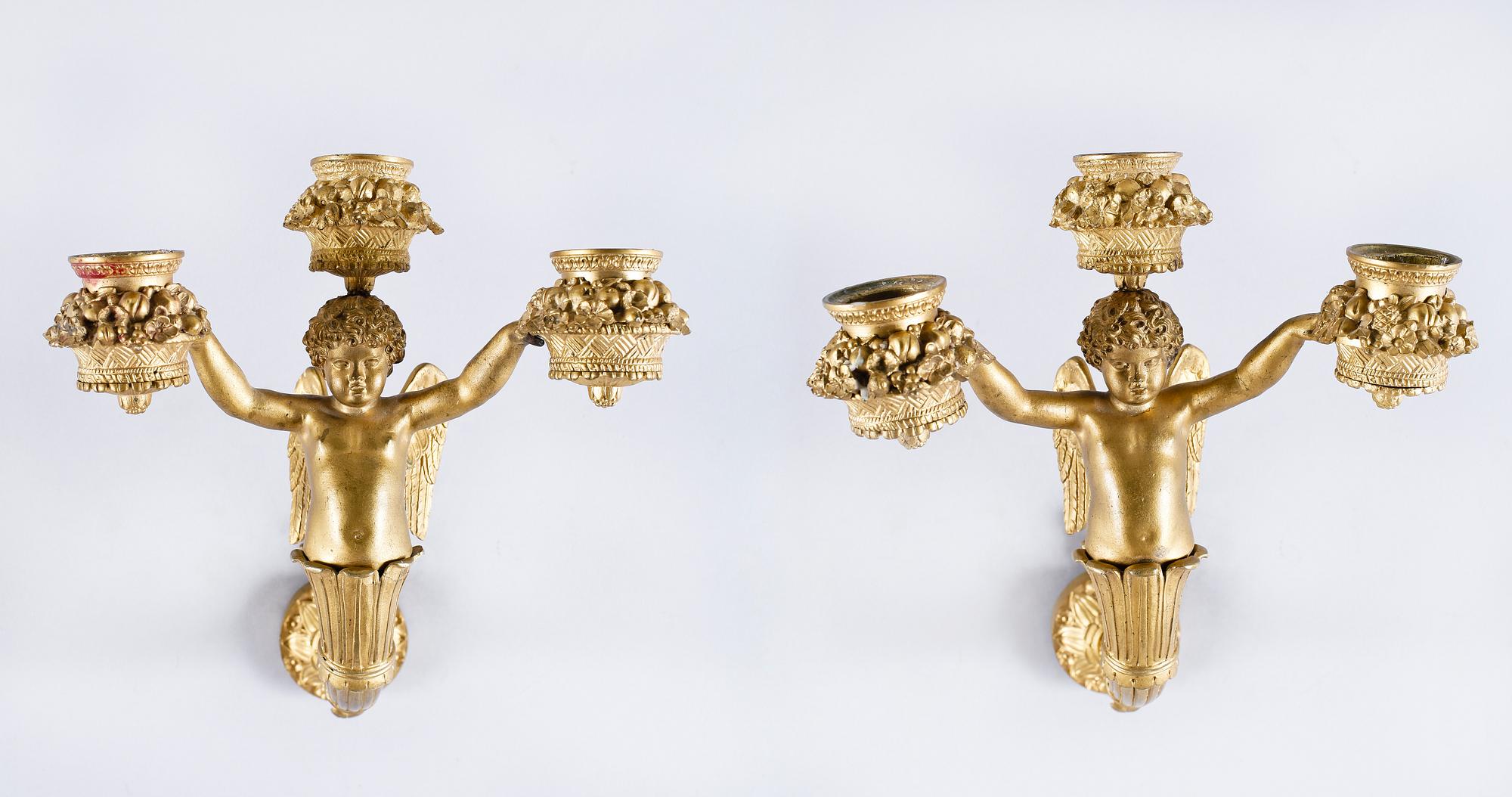 VÄGGAPPLIQUER, ett par, förgylld brons, empirestil, 1900-tal.