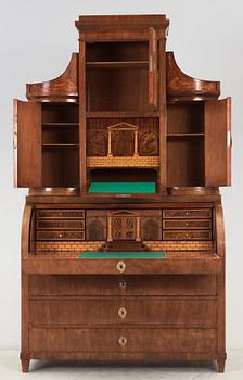 SKÅP, med rullklaff. Empire, 1800-talets första hälft.