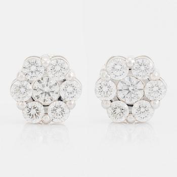 Brilliant cut diamond earrings.