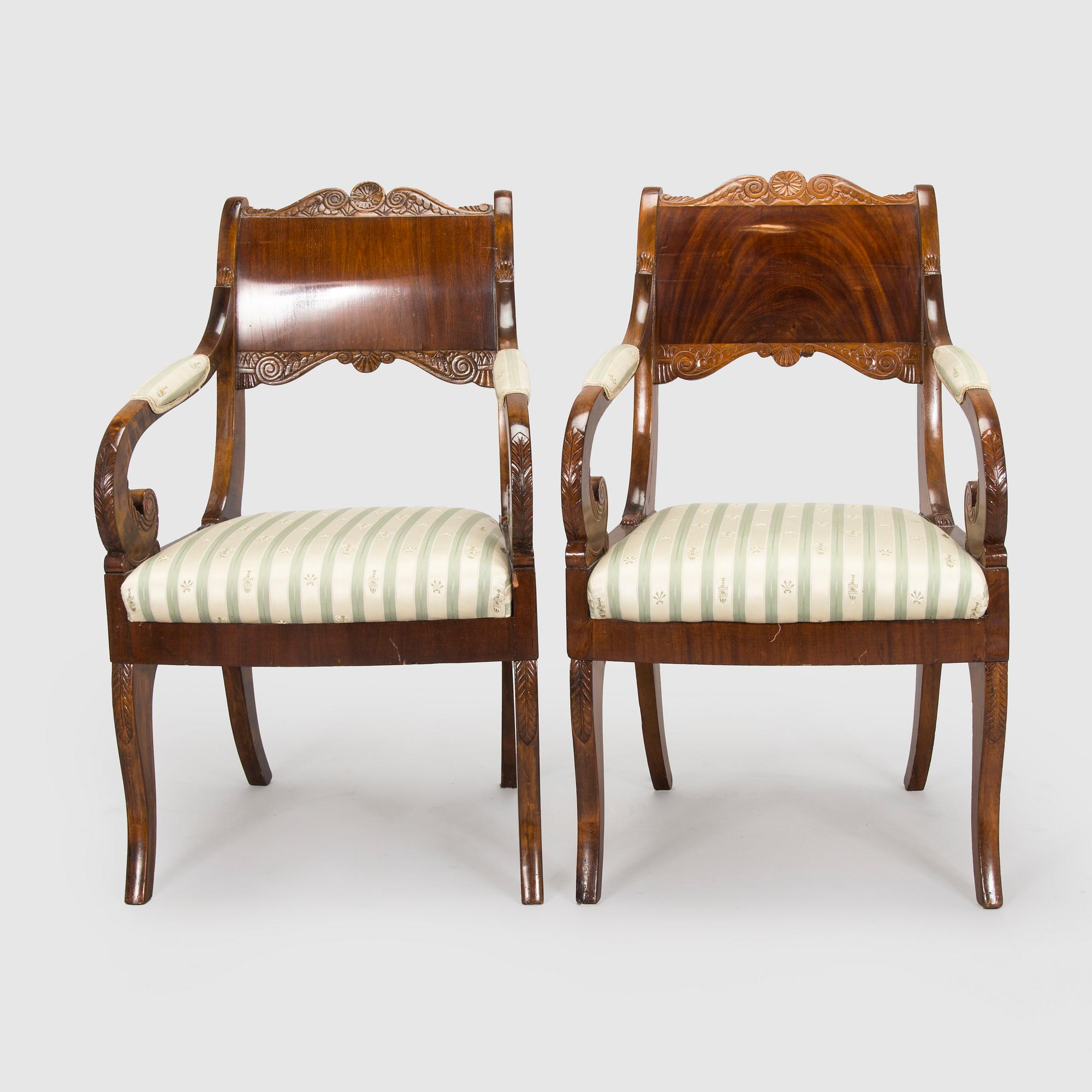 Karmstolar, ett par, biedermeierstil, 1800-talets senare hälft.