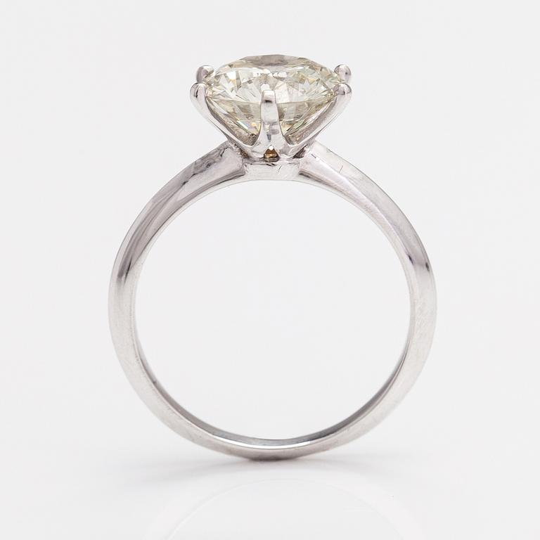 Ring, 18K vitguld, briljantslipad diamant ca 2.90 ct enligt certifikat.