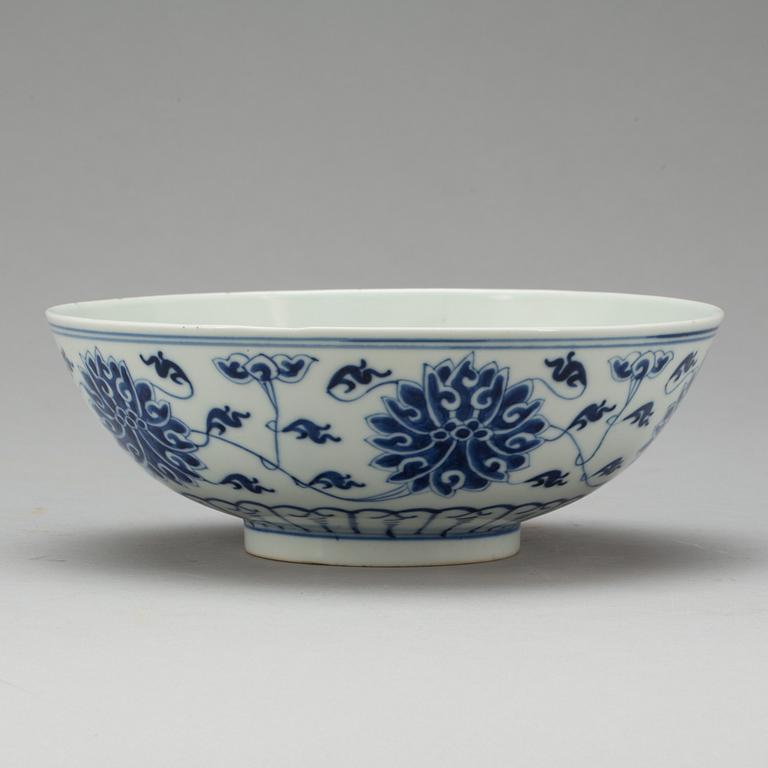 SKÅL, porslin. Qing dynastin med Kangxi sex karaktärers märke och period (1662-1722).