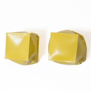 Åsa Johansson, skulpturer, 2 st "Sunny Day, Sunny Cubes", 2021.