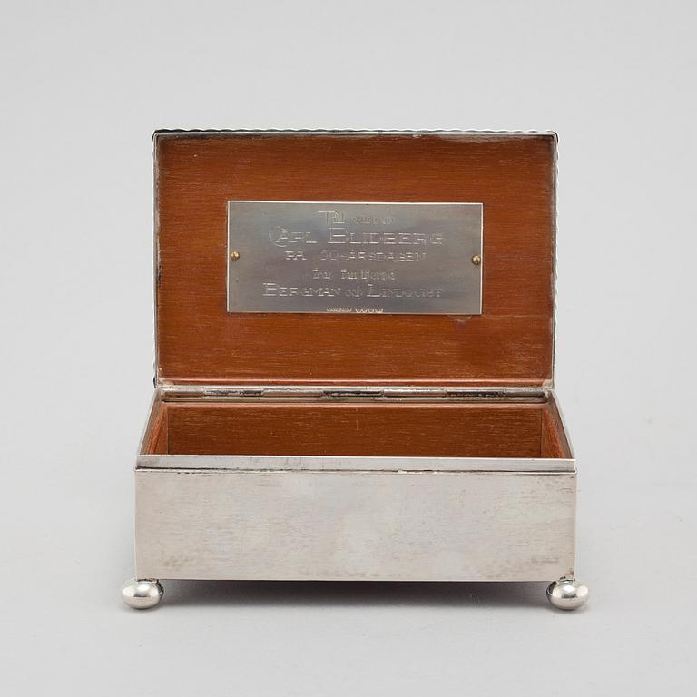 A silver cigar box from K Andersson in Stockholm, 1917.