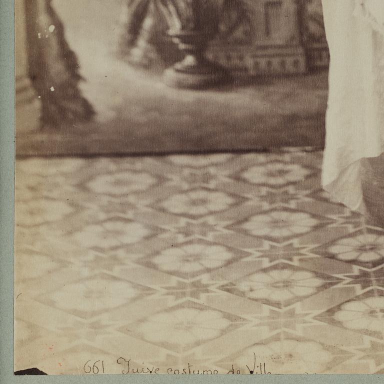 Unknown artist, photograph.