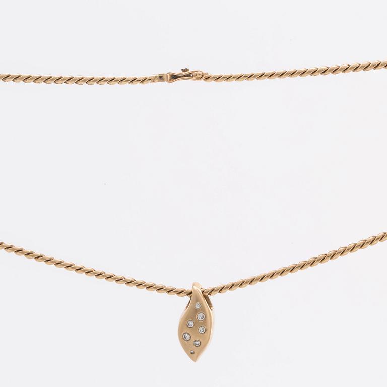COLLIER 18K guld m briljanter 0,24 ct totalt enligt gravyr, "Millennium- smycke nr 47" hänge avtagbart, ALTON.