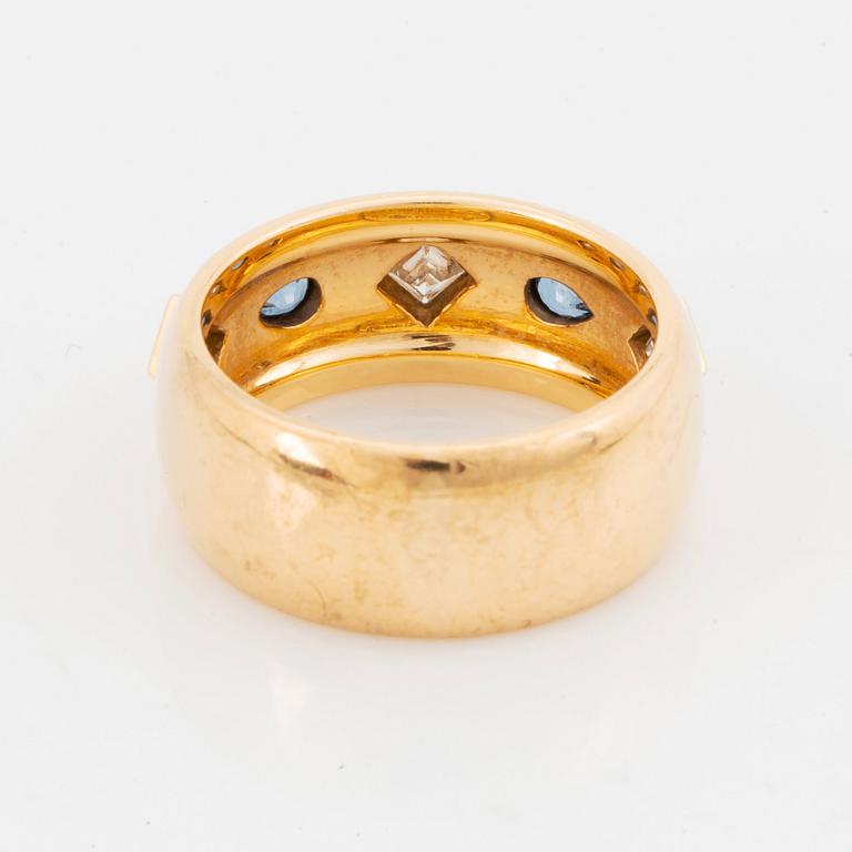 Cartier ring 18K guld med trappslipade diamanter och fasettslipade safirer.