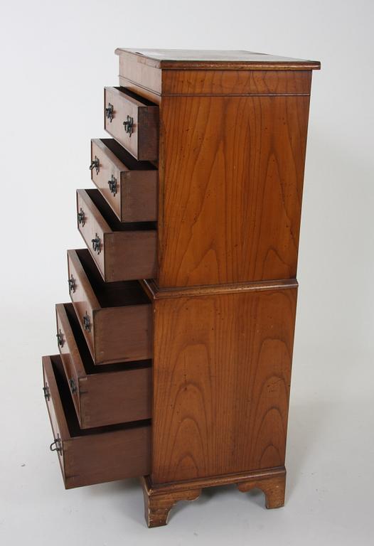 BYRÅ, s k Tallboy, engelsk stil.