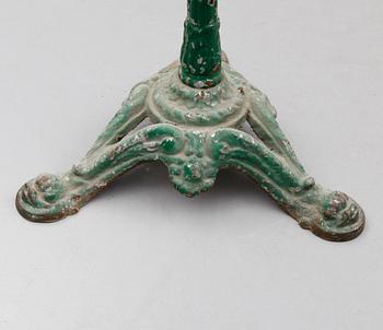 PIEDESTALER, 1 par snarlika, gjutjärn, 1800-/1900-tal.