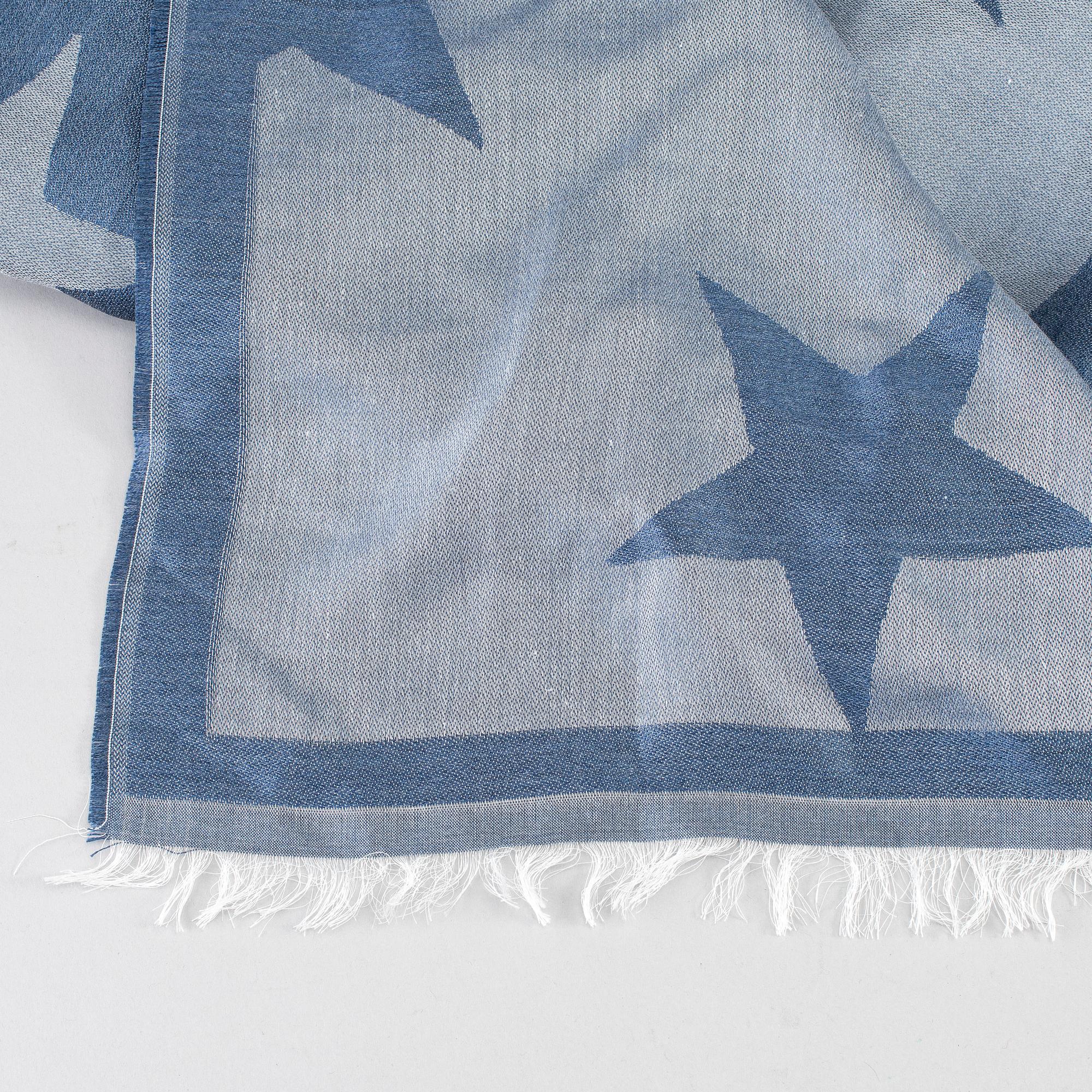 STELLA MCCARTNEY, scarf.
