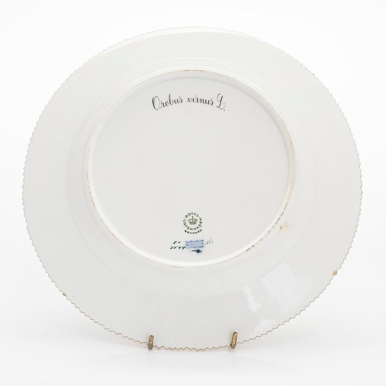 Plate, porcelain, Flora Danica, Royal Copenhagen, 1969-1974.