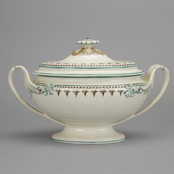 TERRIN med LOCK, flintgods, Wedgwood, England, omkr år 1800.