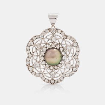603. A cultured Tahiti pearl and brilliant cut diamond pendant. Total carat weight of diamonds circa 4.50 cts.