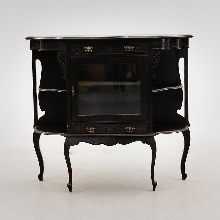 VITRINSKÅP, England, 1900-talets första hälft.