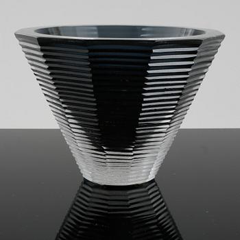 JAN JOHANSSON, a glass vase for Orrefors Gallery, signed, numbered and dated -90.