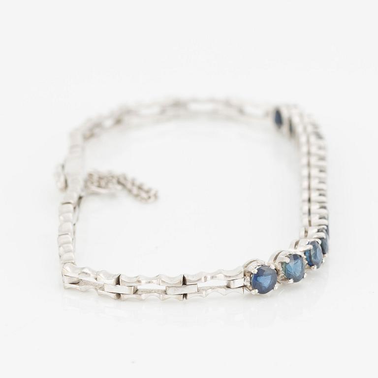 Bracelet, 14K white gold and blue sapphires.