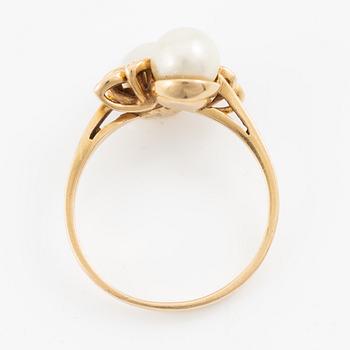 Ring, 18K guld med pärlor samt små åttkantslipade diamanter.