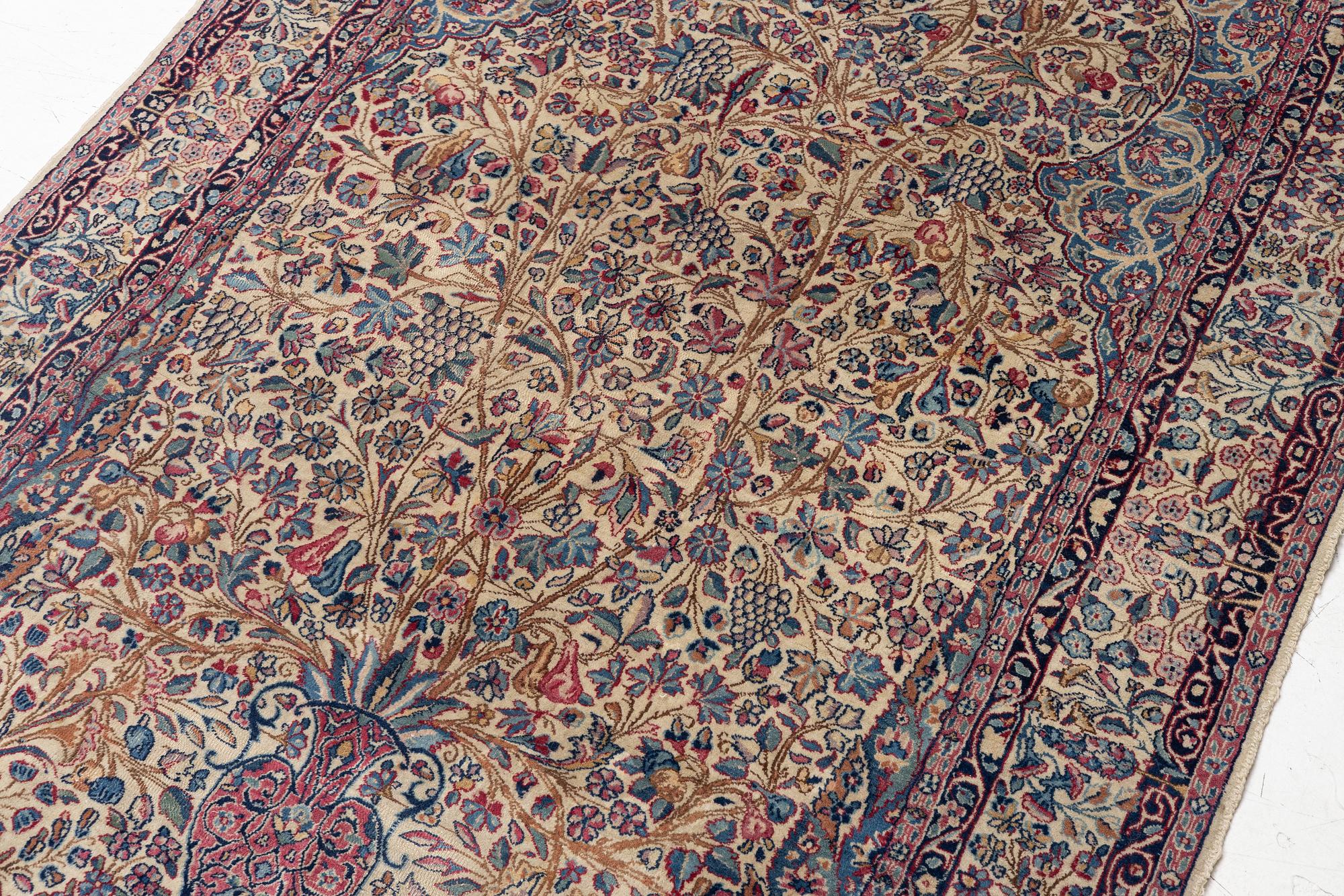 A semi antique Kirman rug, South Persia, c. 228 x 136 cm.