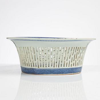 Gallerskål, porslin, Kina, Qingdynastin, 1800-tal.