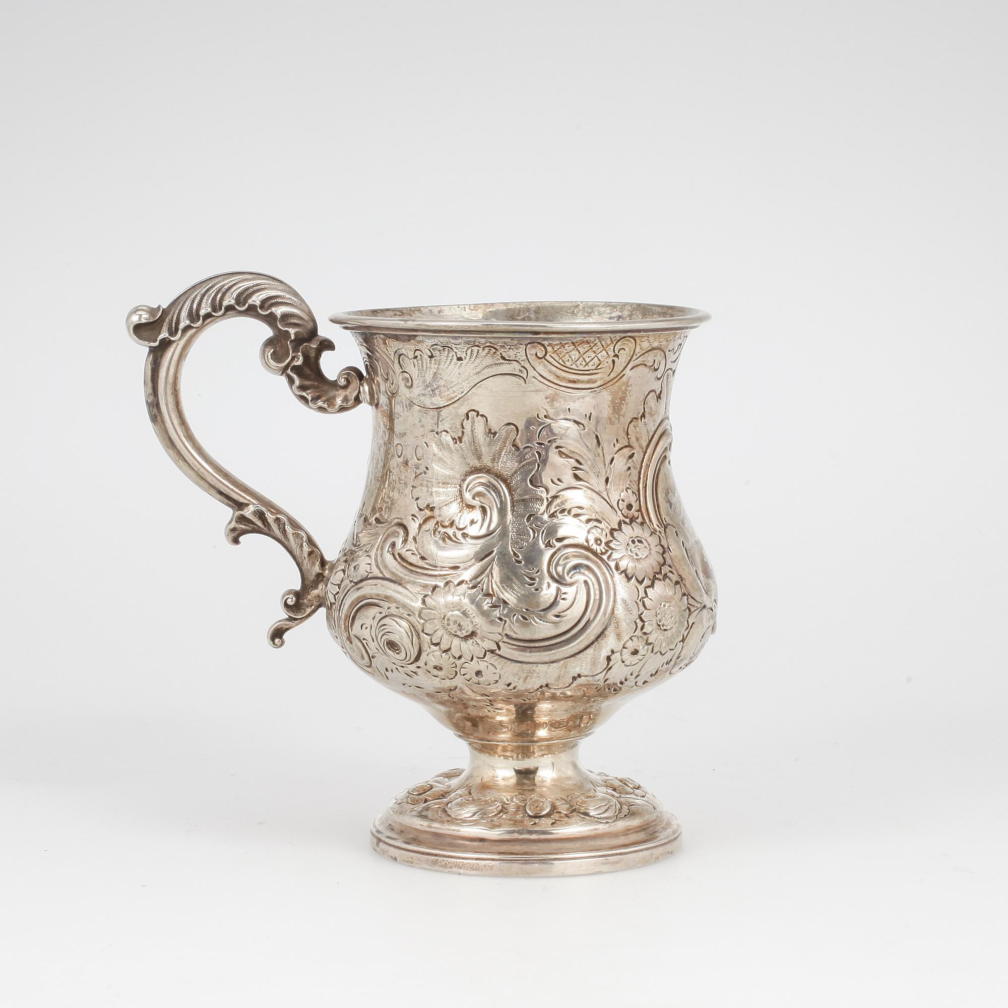 BÄGARE, silver, nyrokoko, London 1834. Vikt ca 184 gram.