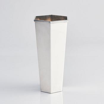 Wiwen Nilsson, a sterling silver beaker, Lund 1963.