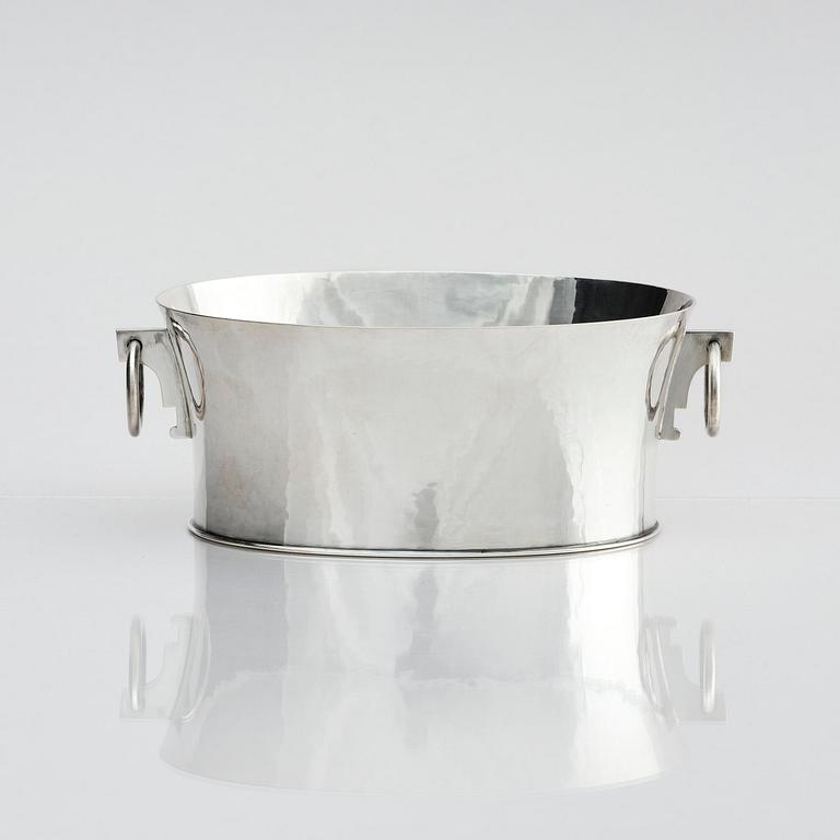 Gunnar Cyrén, a sterling silver bowl with handles, Gävle 1989.