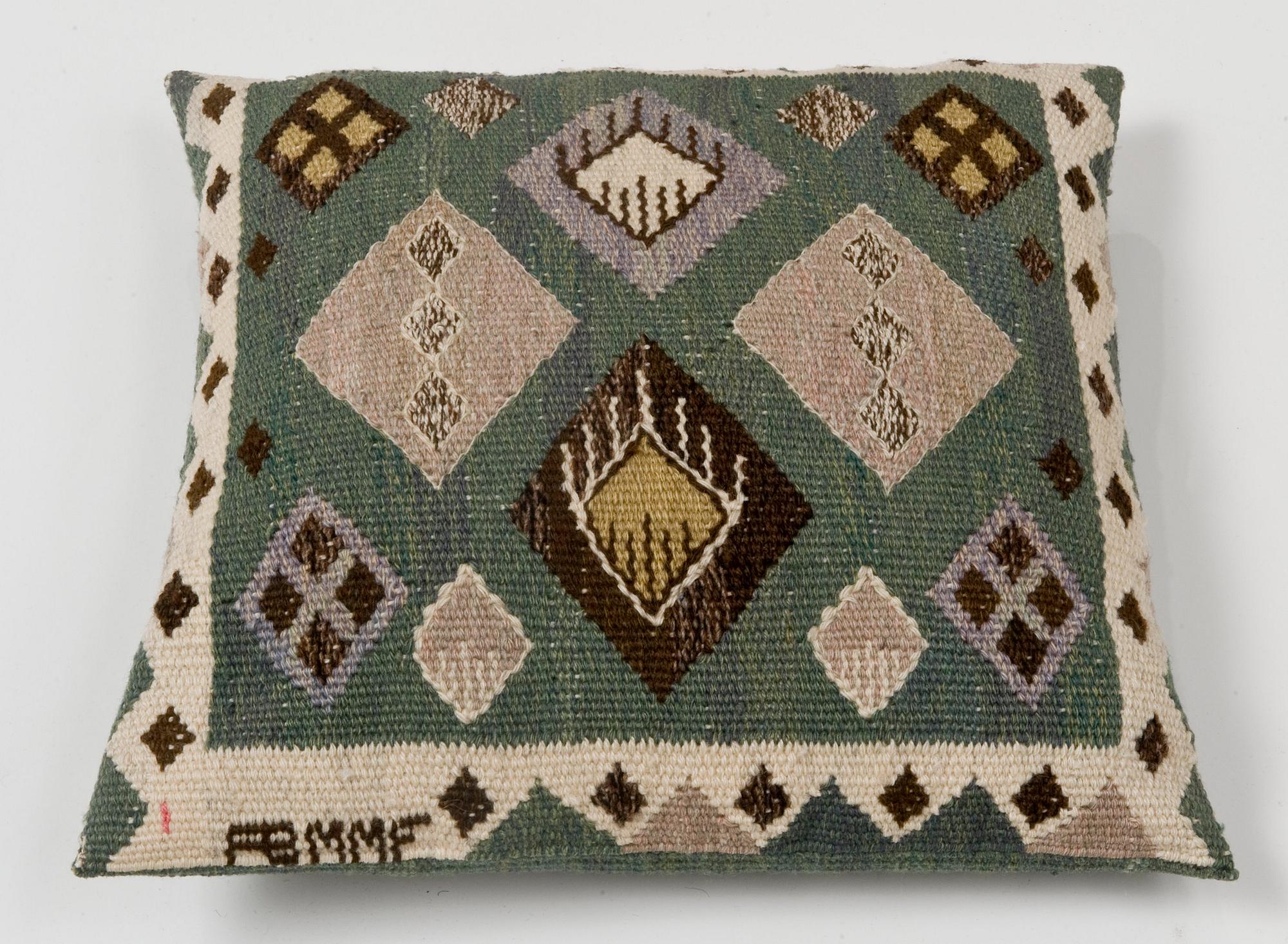 KUDDE. "Knoppen". Gobelängteknik. 33,5 x 35 cm. Signerad AB MMF (AB Märta Måås-Fjetterström).