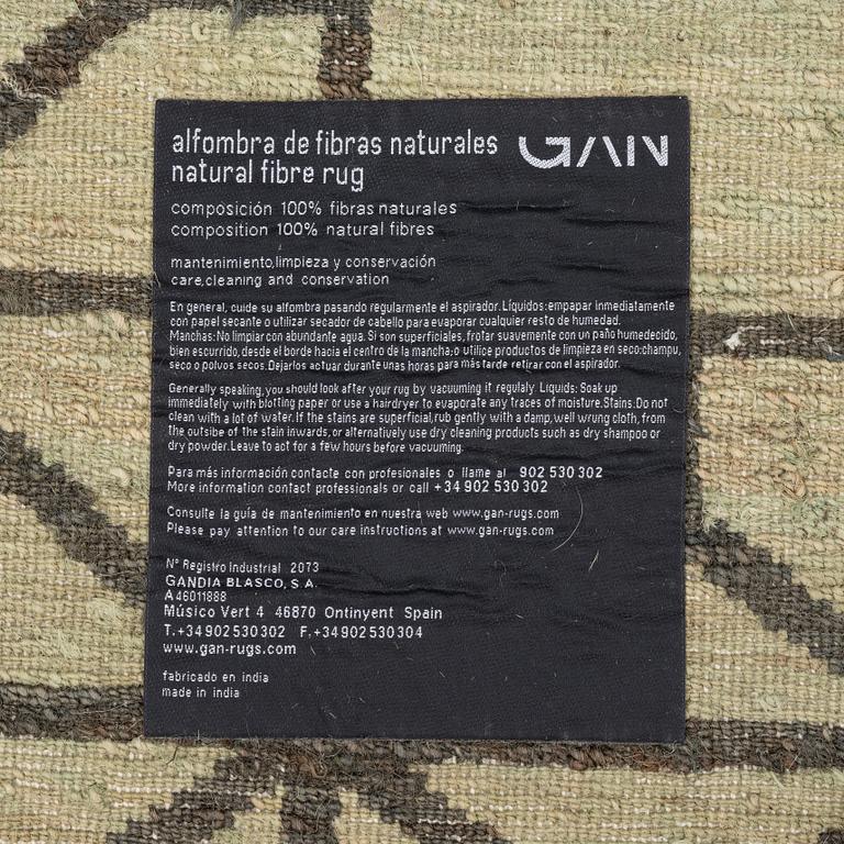 Carpet, GAN, model Waterkeyn, Gandia Blasco, approx. 400 x 300 cm.