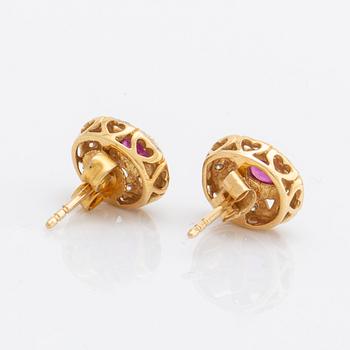 EARRINGS 18K gold w rubies and brilliant-cut diamonds, approx 10 x 8 mm.