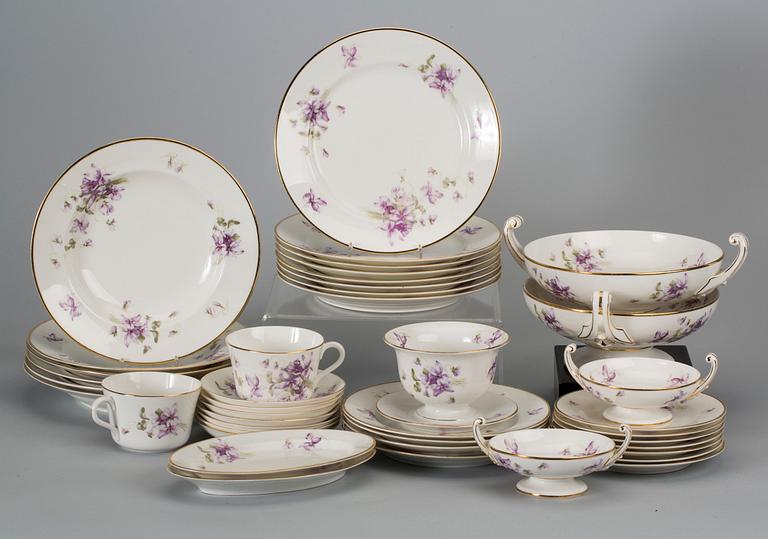 MATSERVIS, porslin, 147 delar,"Viol" Rörstrand, 1900-talets första del.