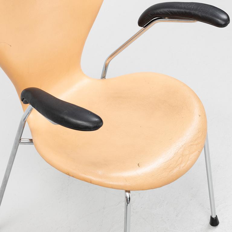 Arne Jacobsen, karmstolar, 8 st, "Sjuan", Fritz Hansen, Danmark, 1995.