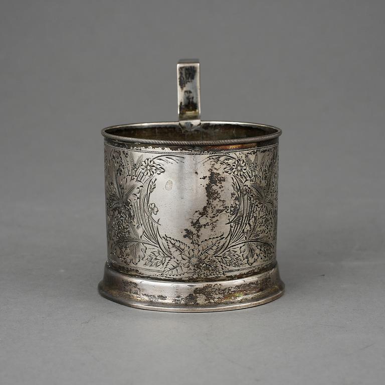 TEGLASHÅLLARE, silver, Ryssland 1891. Vikt ca 95 gram.