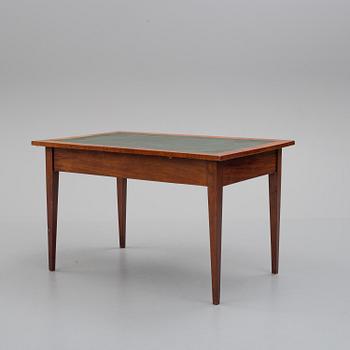 an english mahogany desk from the 19th century.